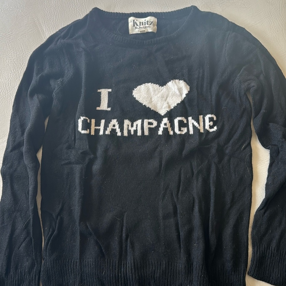 I heart champagne sweater size small